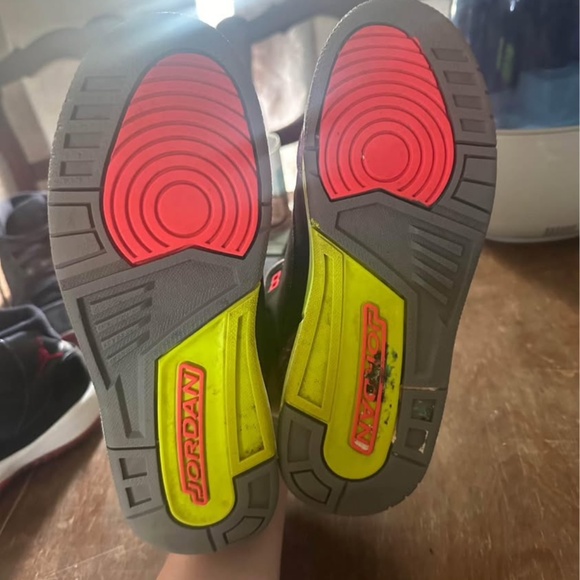 Jordan retro 3s Y6.5 “black atomic red” - Picture 10 of 10